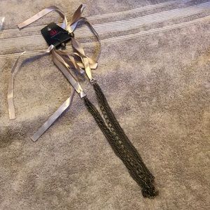 Paparazzi Necklace and matching earrings